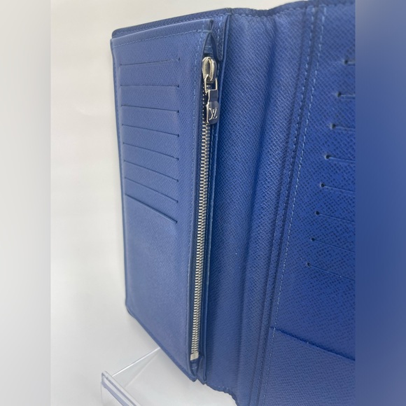 Louis Vuitton Blue Taiga Leather Brazza Wallet - Picture 6 of 9